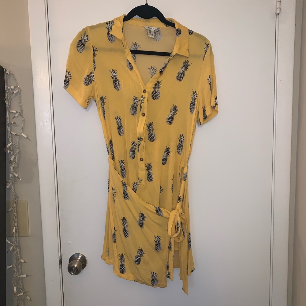 Cute yellow and pineapple print minidress